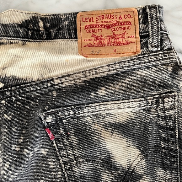 Levi’s 550s Cut Off Shorts - Picture 3 of 6
